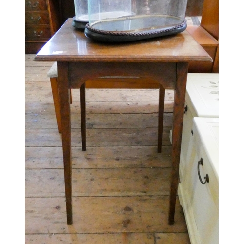 137 - A 1920's mahogany occasional table