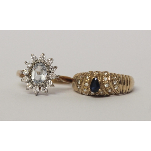 458 - 9ct gold sapphire dress ring, size M and a blue topaz cluster size M