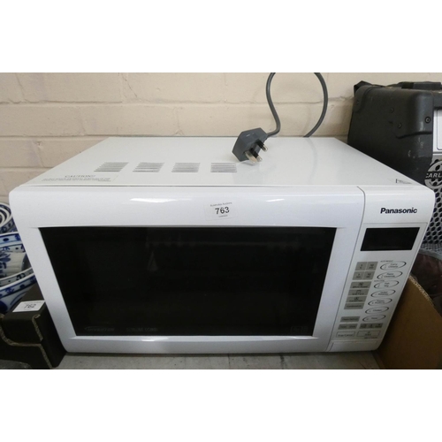 763 - A Panasonic microwave oven in white case