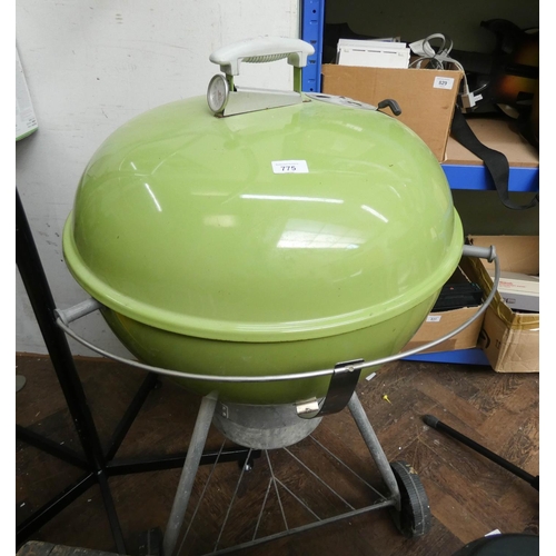 775 - A Weber kettle barbeque