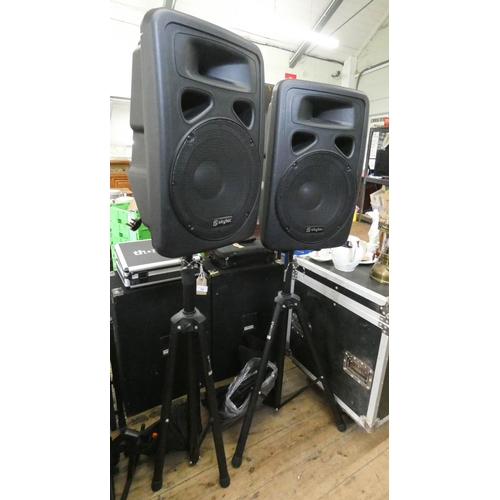 84 - A good pair of Skytech speakers with folding tripod stands