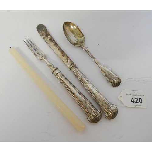 420 - Christening set of cutlery and a fiddle and shell pattern tea spoon