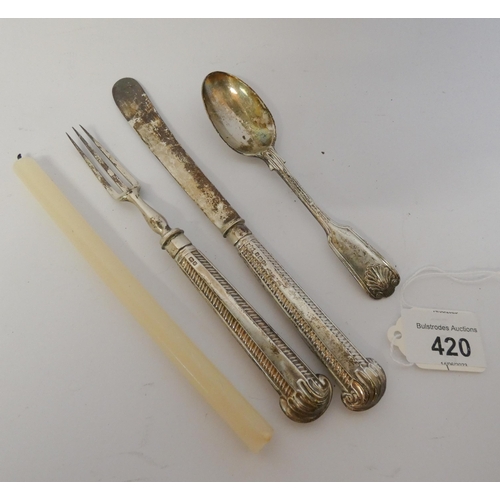 420 - Christening set of cutlery and a fiddle and shell pattern tea spoon