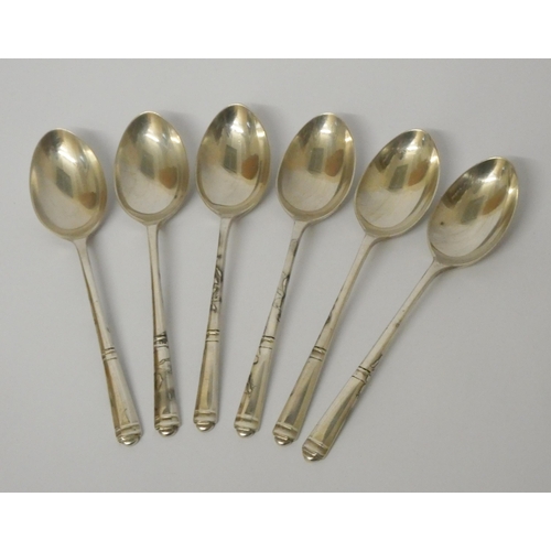 423 - A set of 6 silver teaspoons. Hallmarked