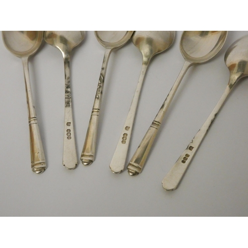 423 - A set of 6 silver teaspoons. Hallmarked