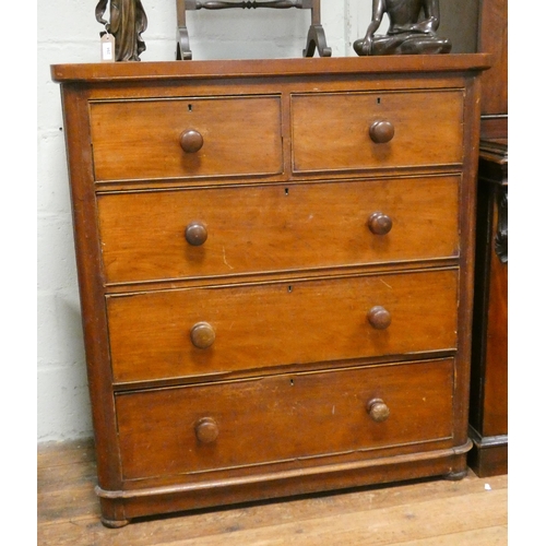 318 - A Victorian mahogany chest of three long and two short drawers with bun handles, 40