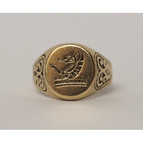 519 - Gents 9ct gold signet intaglio panel ring, size U, 8.5gms