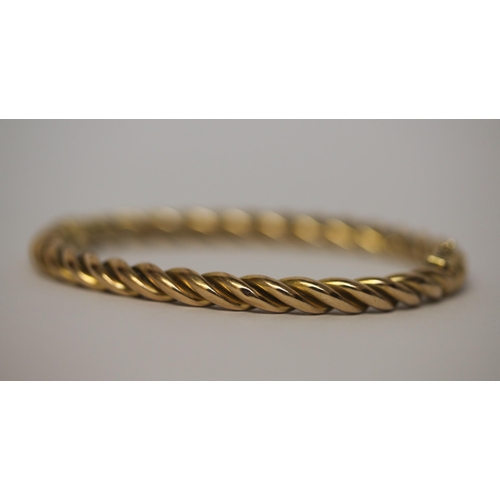 505 - 9ct yellow gold rope twist bangle, 10gms