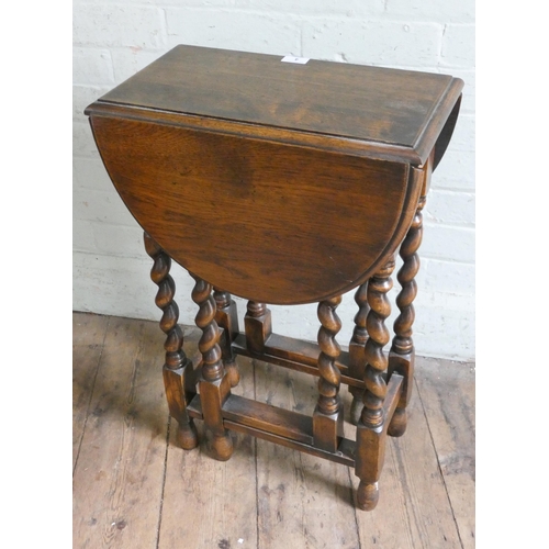 4 - Small oval gate leg table on barley twist legs, 18