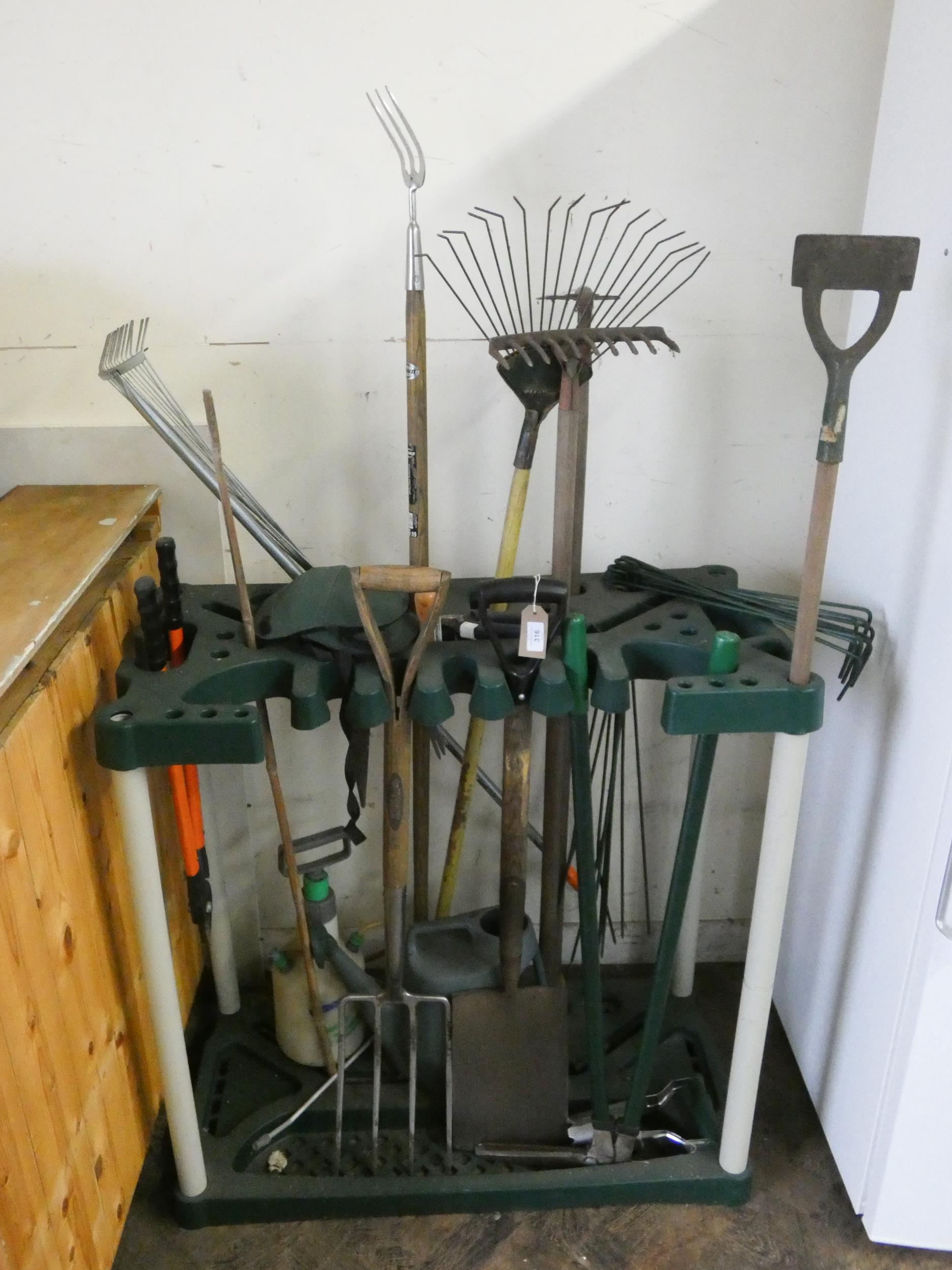Plastic Garden Tool Tidy | Fasci Garden