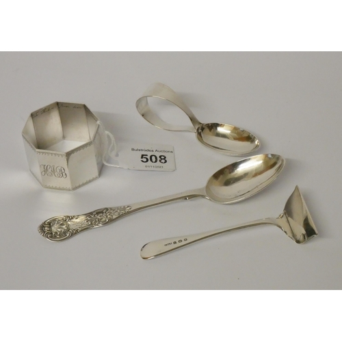 508 - A silver sugar pusher and spoon, an octagonal bodied napkin ring and a silver fiddle and shell patte... 