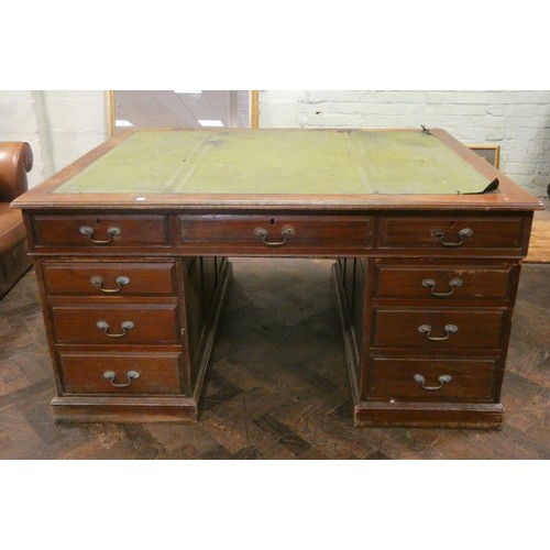 80 - Victorian mahogany pedestal partners desk fitted nine drawers either side with inset green leather t... 