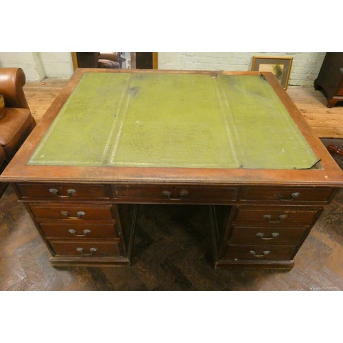 80 - Victorian mahogany pedestal partners desk fitted nine drawers either side with inset green leather t... 