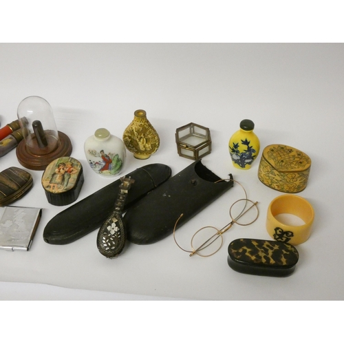 178 - Two pairs of old spectacles, snuff bottles, miniature boxes and other small collectable pieces