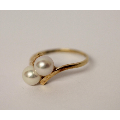 439 - Mikimoto - a cultured pearl dress ring on 14k yellow gold band, ring size O, weight 3 grams