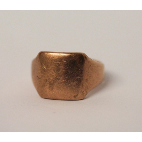 475 - A 9ct rose gold signet ring, shank marked 9ct, ring size R, weight 7.9 g