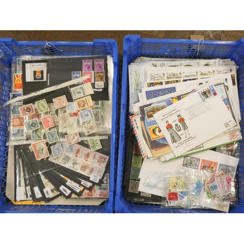 A tray of mint and mint hinge postage stamps and miniature sheets