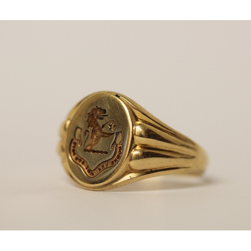 447 - A gent's 9ct gold intaglio panel signet ring, hallmarked, ring size W, 6.5gms