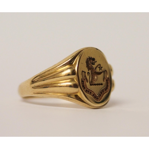 447 - A gent's 9ct gold intaglio panel signet ring, hallmarked, ring size W, 6.5gms