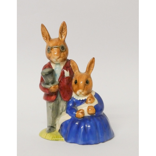 242 - A small Bunnykins figure 'Family Photograph'