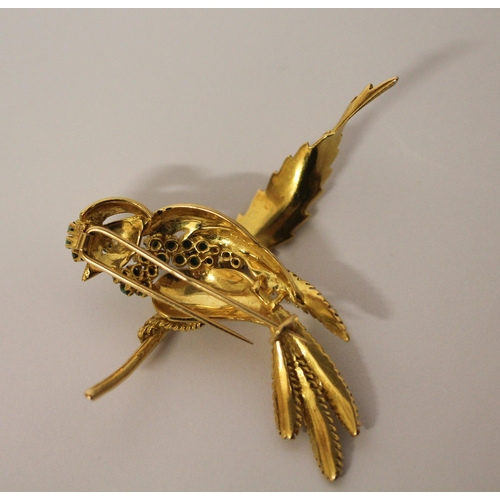 439 - Vintage bespoke made 18ct gold and turquoise brooch - modelled as a bird on a branch. Weight 13g, 60... 