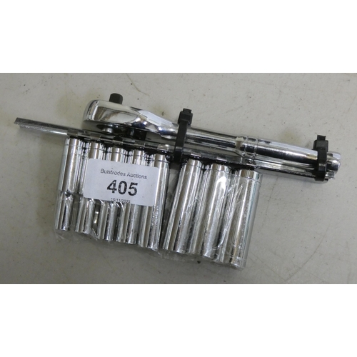 339 - A 1/4 ratchet and socket strip