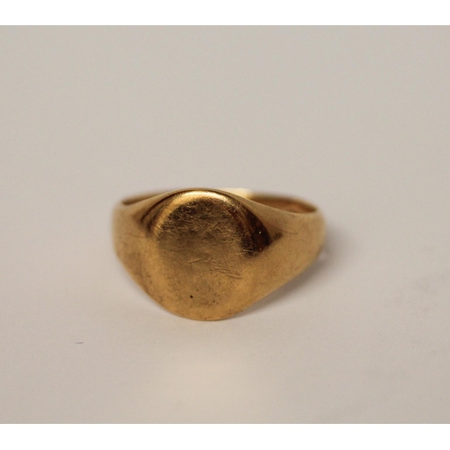 359 - Victorian 18ct gold gent's signet ring, vacant cartouche, hallmarked, ring size S, 7.2gms