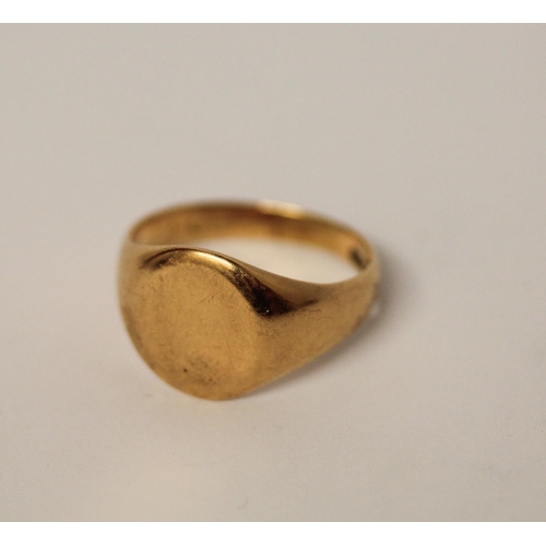 359 - Victorian 18ct gold gent's signet ring, vacant cartouche, hallmarked, ring size S, 7.2gms