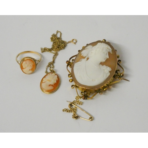 369 - Victorian oval carved shell cameo brooch together with later 9ct gold dress ring, ring size K and ma... 