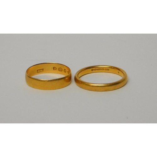 375 - Two antique 22ct yellow gold wedding bands, weight 6.4g