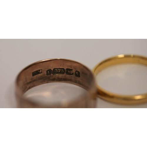 377 - A wide 9ct rose gold antique wedding ring and another yellow gold ring - believed 18ct but marks wor... 