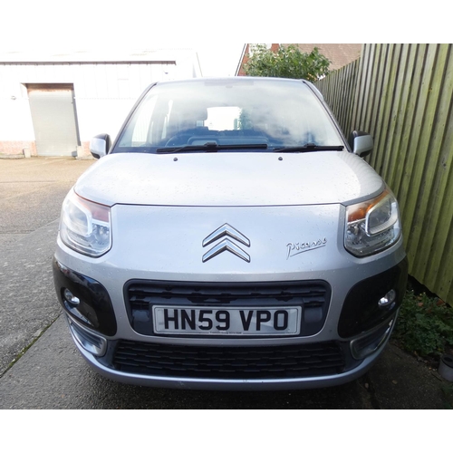 824 - Citroen C3 Picasso VTR Plus motor car, 1400cc Petrol, Reg No HN59 VPO,  Mot expired. Deceased estate... 