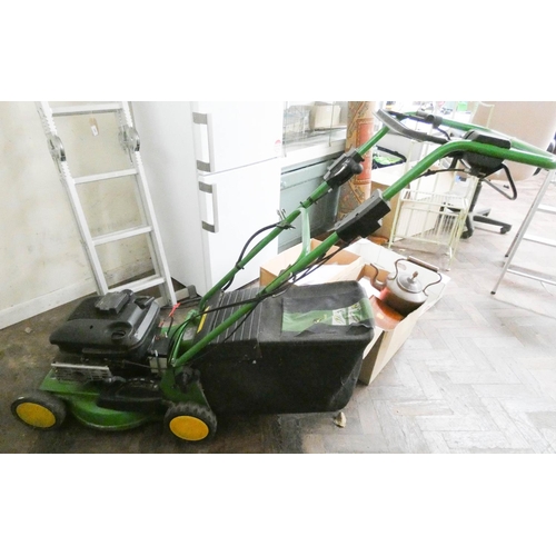 299 - A John Deere R43VE petrol engine lawnmower