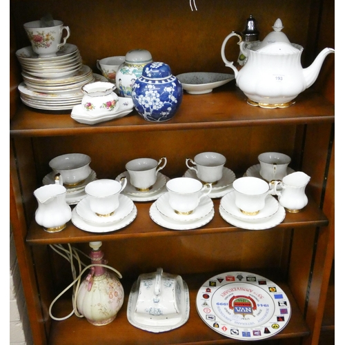 193 - Royal Albert Val D'or pattern china tea set, with other tea ware, plates, cheese dish, lamp etc