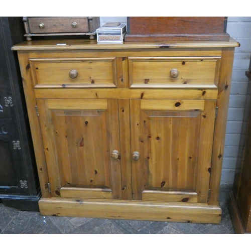 206 - A modern pine sideboard, fitted drawers and cupboards, 37