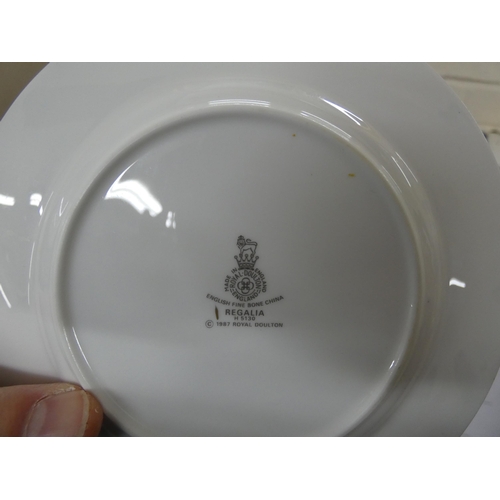 216 - A few pieces of Royal Doulton 'Regalia' pattern tea and dinner ware