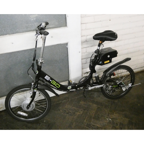 260 - An excellent black fold-up EGO Suspension electric bike with spare key, charger etc, in very good co... 