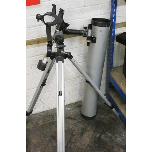 372 - A Celestron telescope on tripod base