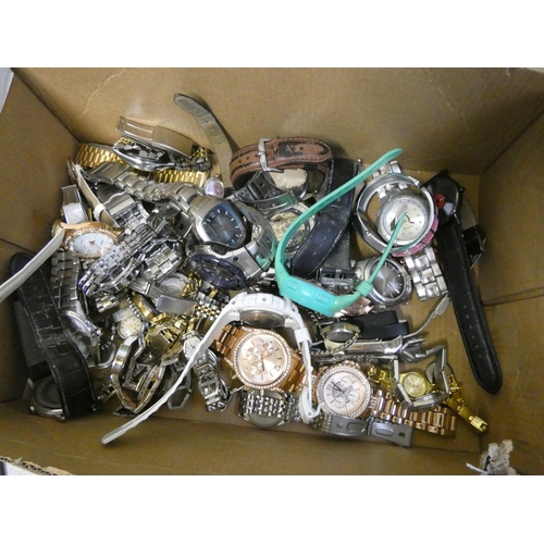 449 - A large quantity of assorted watches