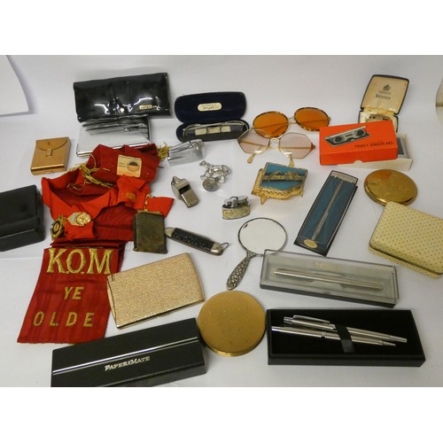 286 - Vintage lighters, sunglasses, spectacles and boxed ballpoint and other pens, vintage compacts etc