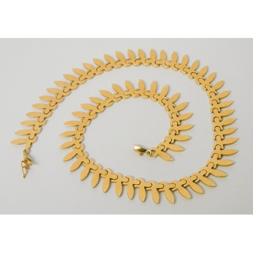 507 - An 18ct yellow gold feather fringe necklace. Length 44cms. hallmarked 750, weight 31 grams