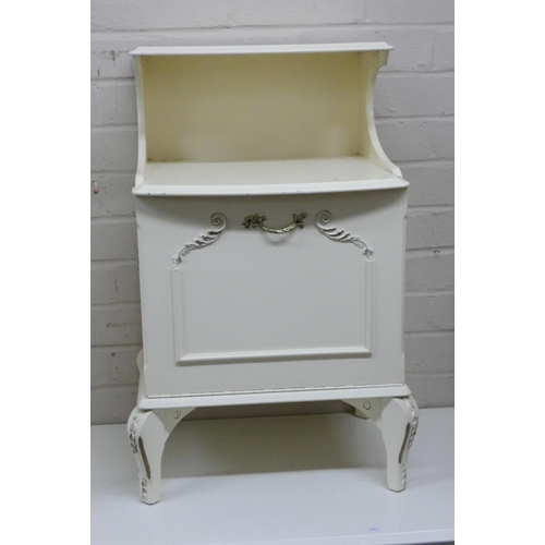 41 - French style cream and gilt bedroom chest of four long drawers and a similar bedside cabinet