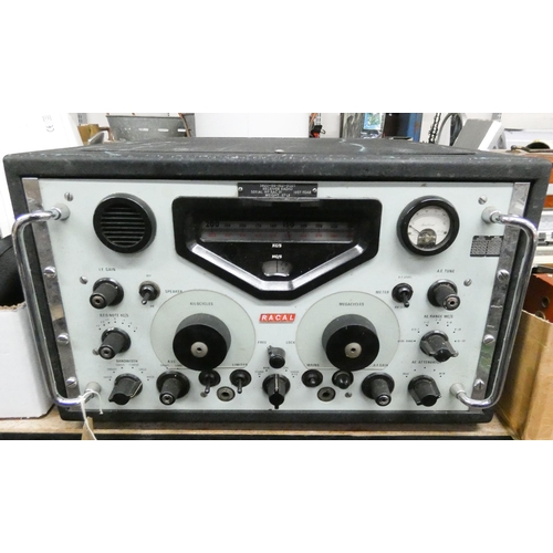 371 - Old Racal 1957 receiver radio, weighs 67lbs