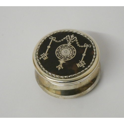 688 - Edwardian silver tortoiseshell and pique work dressing table trinket box with hinged lid, 6cms acros... 