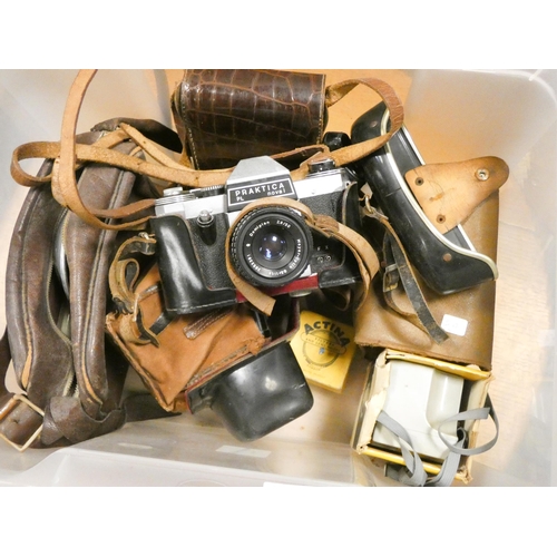 127 - Assorted old cameras, leather bag etc