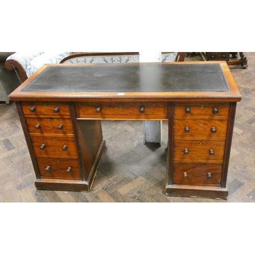 170 - Victorian mahogany pedestal desk fitted nine drawers with leather top