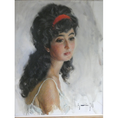 191 - Ignacio Gil Sala (Barcelona, 1913 - 2003). Oil on canvas of a Spanish Beauty, signed. Framed, 24