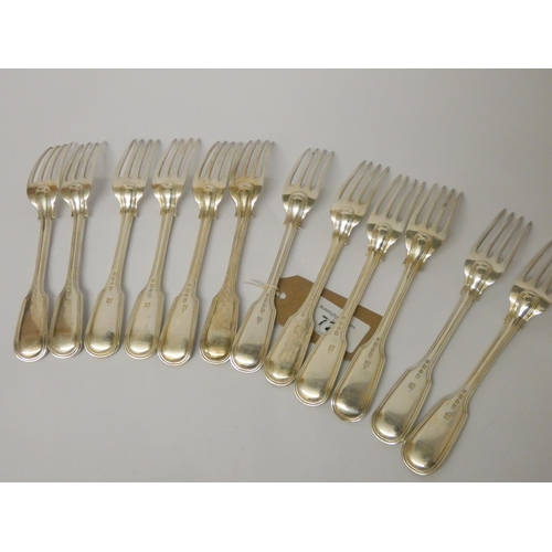 725 - A set of twelve Victorian silver fiddle pattern dessert forks, London hallmarks 1845, John & Henry L... 