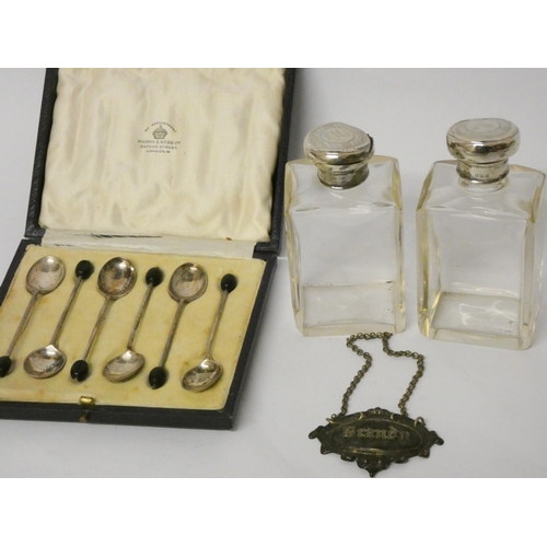 731 - A set of six Art Deco bean ended coffee spoons, cased, a pair of glass scent bottles with silver lid... 