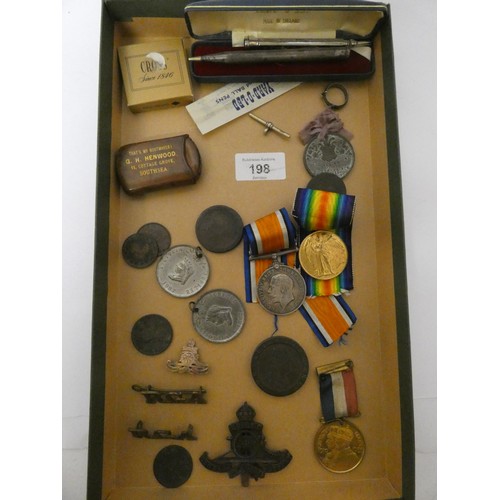 198 - A First World War pair of medals together with a Royal Artillery cap badge, coins, pens, ring, prope... 